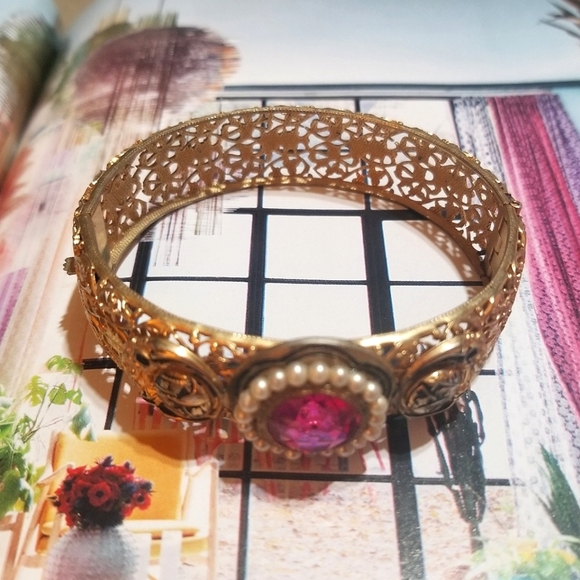 VTG Filigree Pink Rhinestone Faux Pearl Bangle Bracelet - Picture 2 of 7